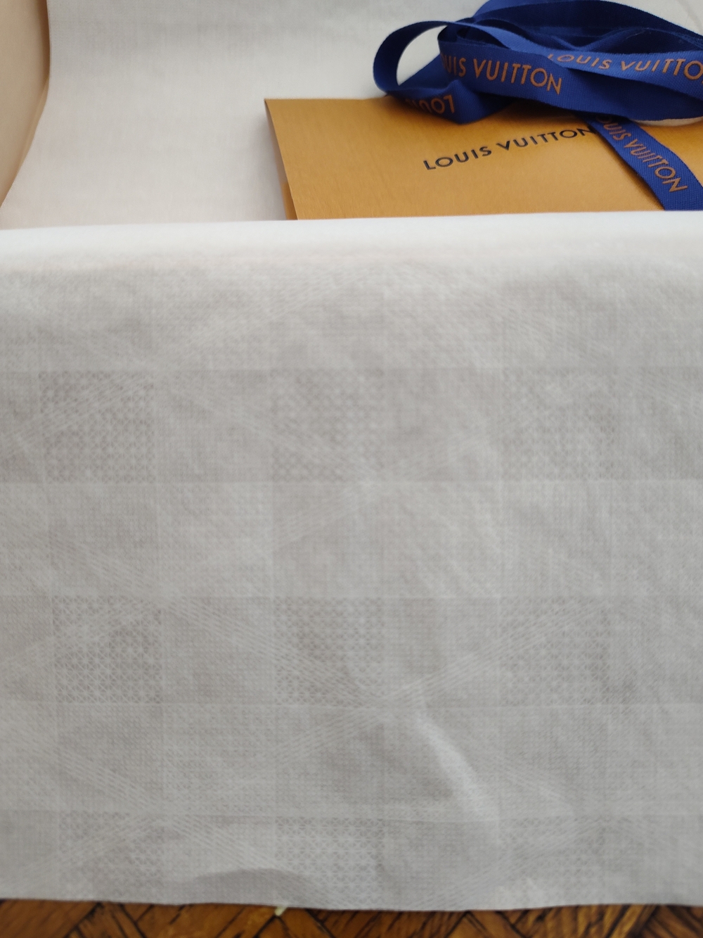 Authentic LOUIS VUITTON Magnetic Gift Box Shopping Bag Ribbon Card Receipt - Picture 5 of 11